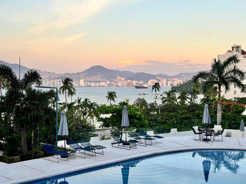 Bay view | 2 pools | Nearby beach - Image 1