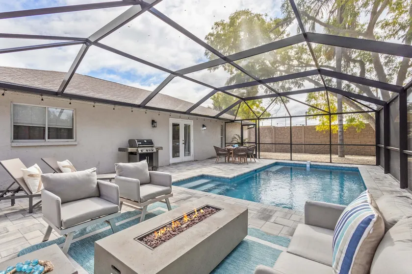 NEW heated POOL -5 min from Siesta, 3/2 House - Image 1