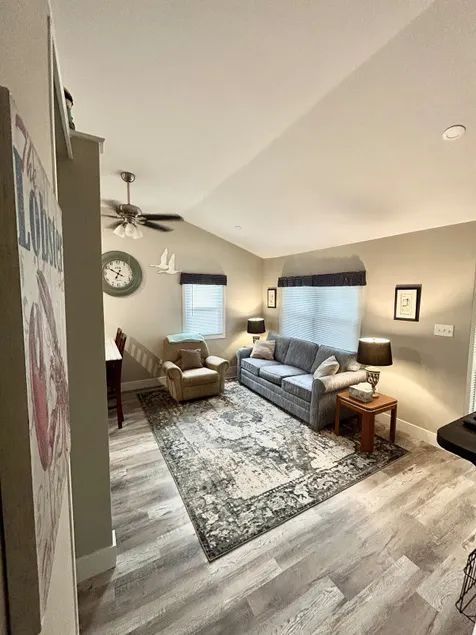 Cozy GEM by the BAY - Image 1