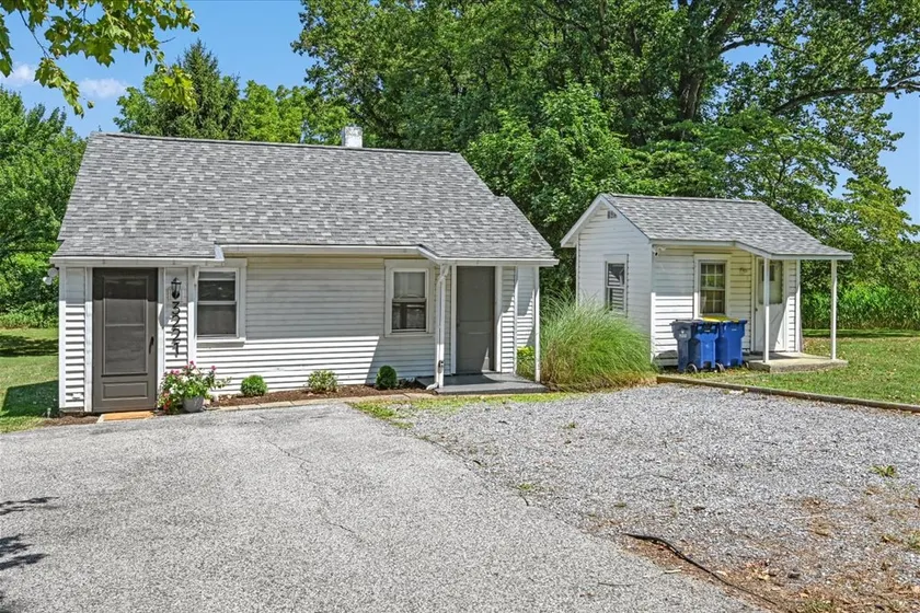 Cottage by the Pines - Image 1