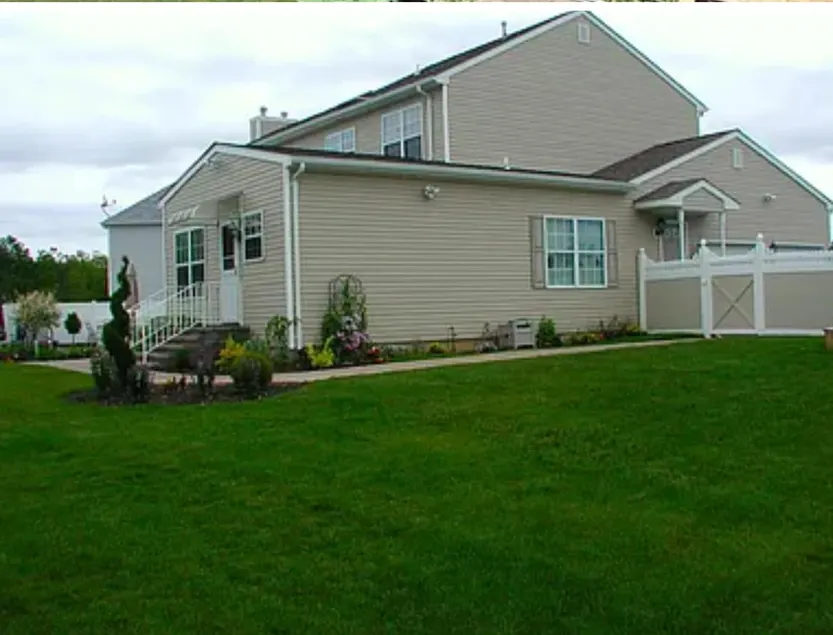 Medford Seclusive Getaway - Image 1