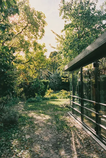 Garden house: conservatory and terrace - Image 1