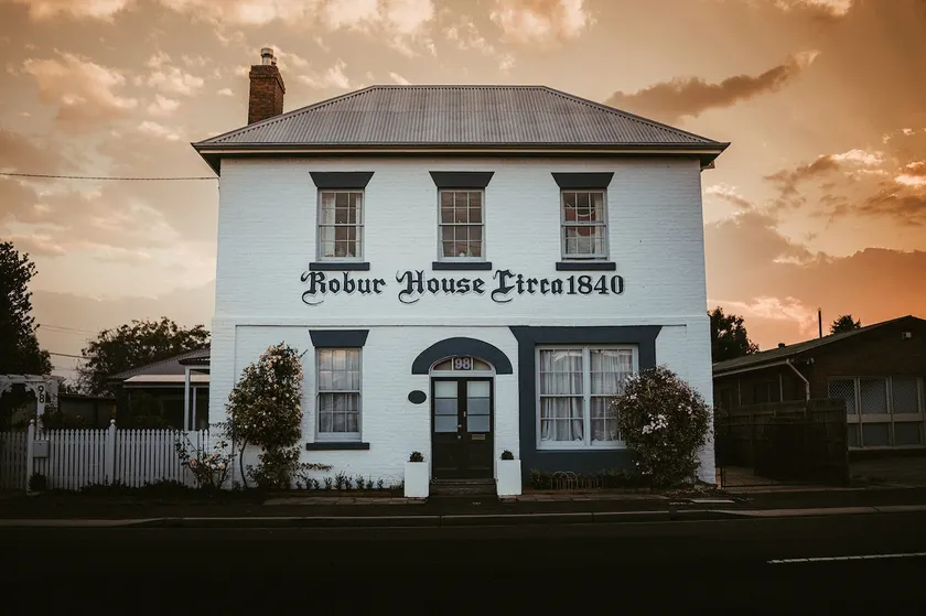 Stay at Robur House, Tasmania - Image 1