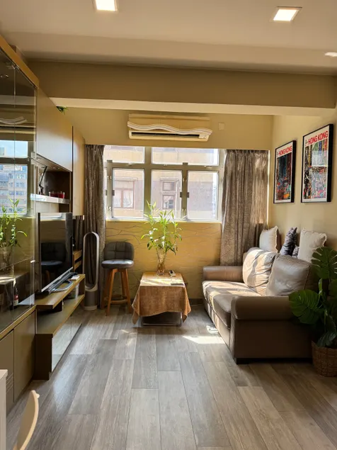 Hong Kong TST near West Kowloon Cultural Center 3 minutes Jordan MTR Station Modern High-end Comfortable 2-bedroom Apartment - Image 1