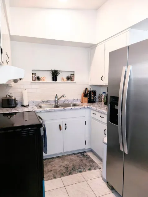 2 Bedroom - 5 Min Walk to Beach - Image 1