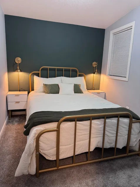 Quaint Centrally located 2 Bedroom - Image 1