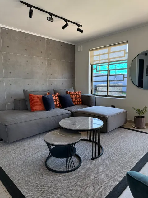 Modern house with high-speed internet - Image 1