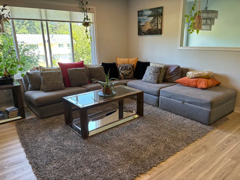 Warm and spacious, self-contained home, 2 bedroom. - Image 1