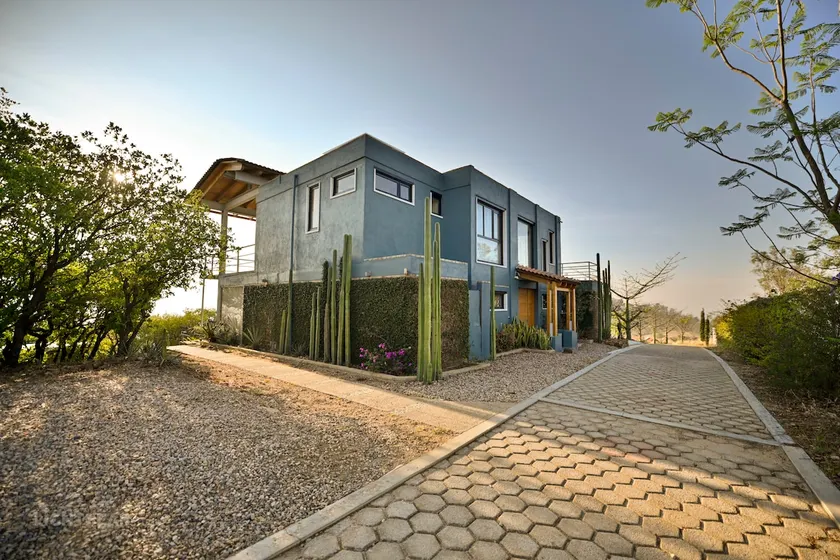 Utopia Horizon House - Image 1