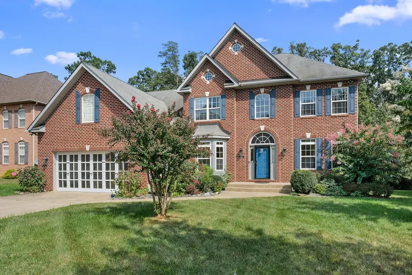 National Harbor- DC Suburbs- 4 bedrooms-Driveway - Image 1