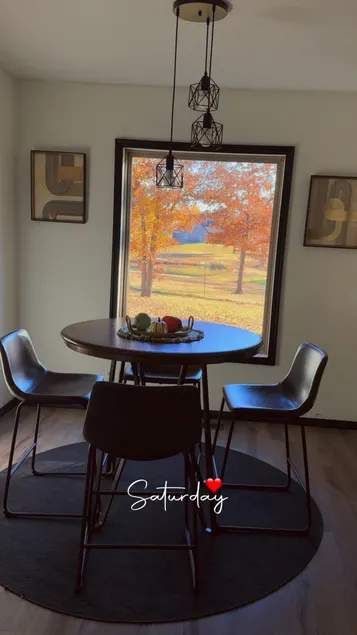 Cozy Creek Cottage - Image 1
