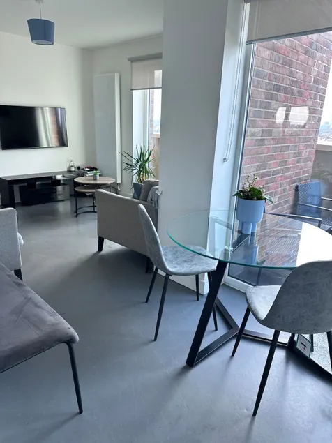 Beautiful 1 Bd Top floor Terraced Apartment - Image 1