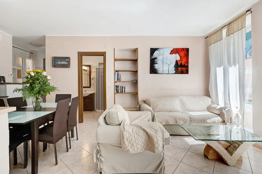 Vacation in Loano, in the central Via Garibaldi - Image 1
