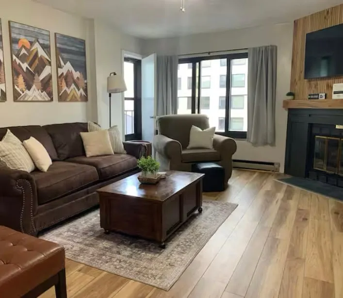Newly Renovated! 1BRM ski in/out! Pool & Hot tub! - Image 1