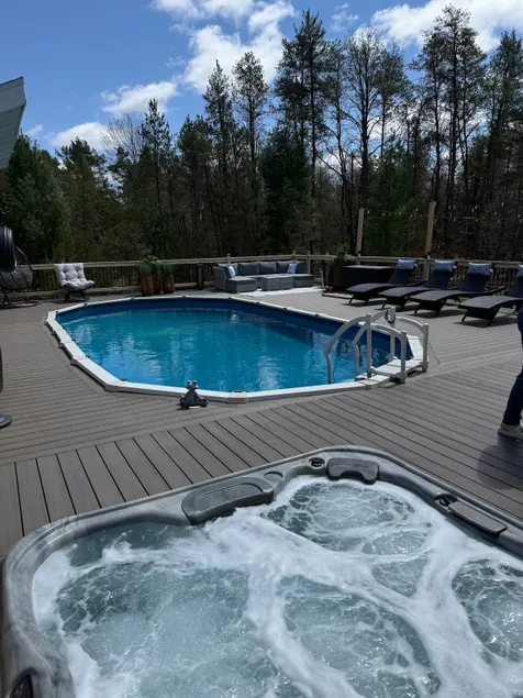 Cozy Blue Chalet- Pool, Hot tub, Infrared Sauna, - Image 1