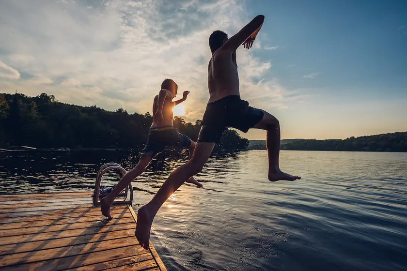 Diamond Lakehouse | SUP, Canoe, BBQ, Aurora Magic - Image 1