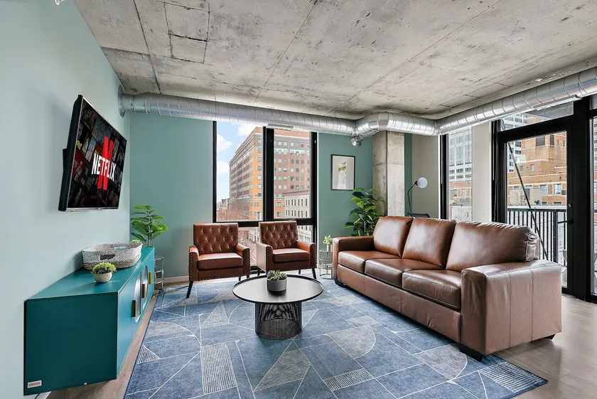 Super LUX Downtown Apt: Pool•Gym•Theatre•Lounge999 - Image 1
