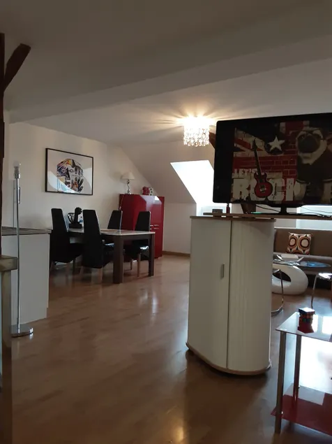 T3, 2 bedrooms, the spacious seventies super center - Image 1
