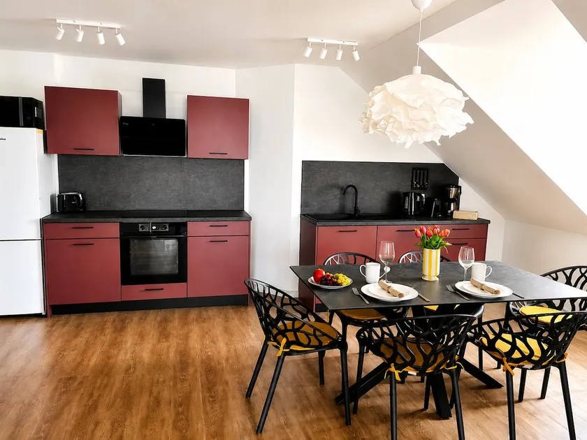 Comfort apartment - 93 m² - Central, near the city park - Image 1