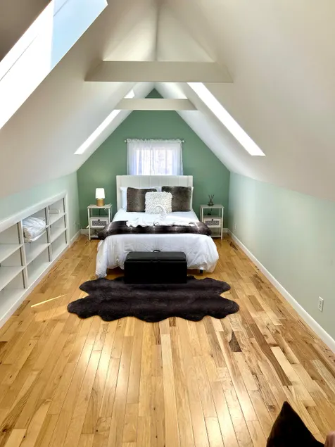 Spacious 4BR Home + Parking - Image 1