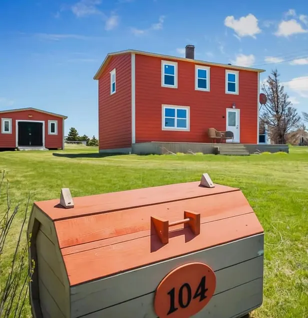 4 Bedroom - Mistaken Point/Whale Watching Nearby - Image 1