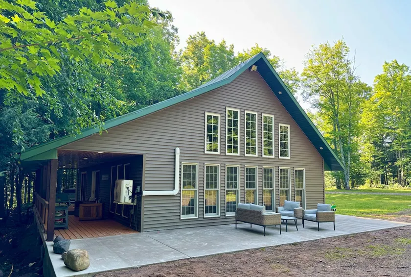 *HOT TUB* 6 Mile Hideaway - Image 1