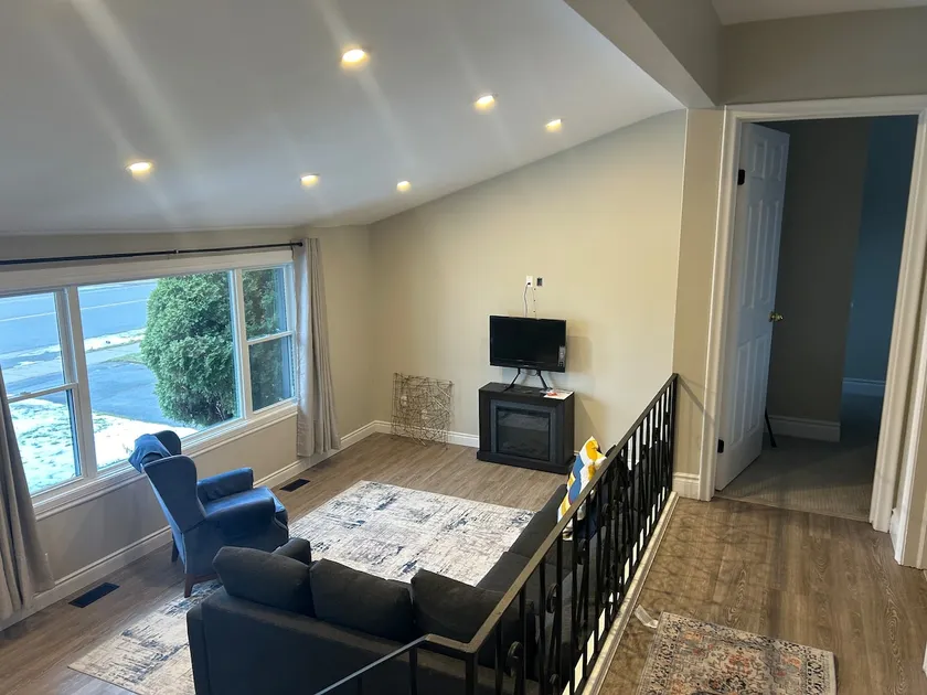“Our Luxurious Lloyd Suite” - Image 1