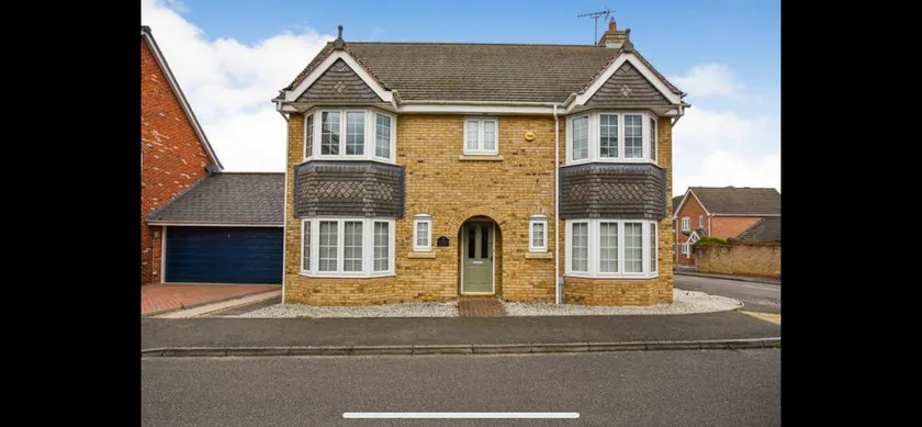 Newly renovated modern house in Stamford - Image 1