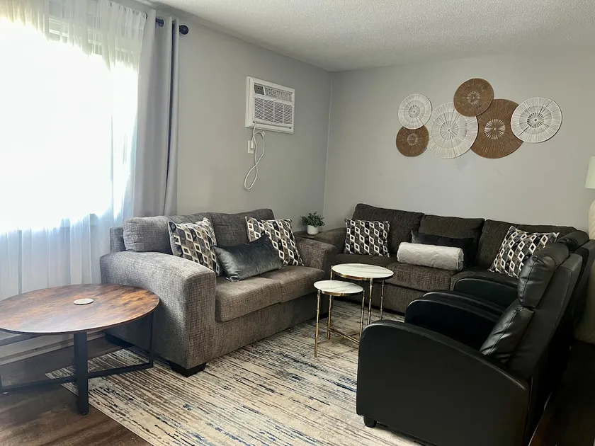 Central location | Charming | Smart TV - Image 1