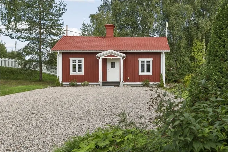 Cozy farmhouse - Image 1