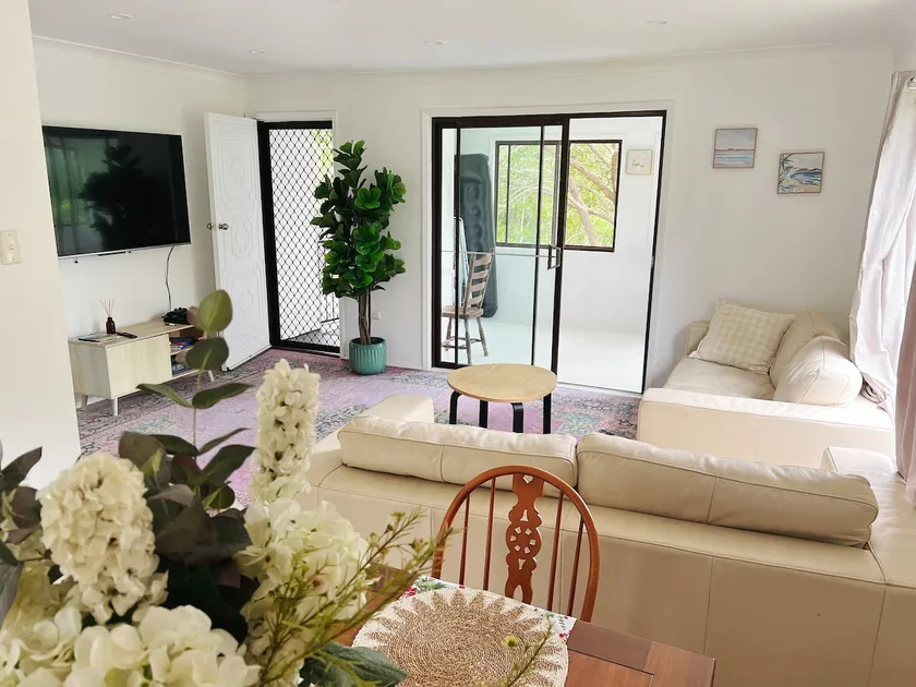 Entire Upper Level Park View Suite, 5 Mins Gosford - Image 1