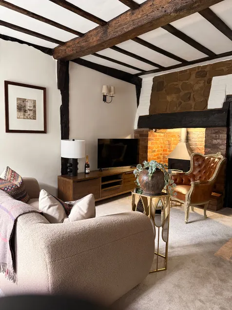 Castlegate Cottage-Central Warwick - Image 1