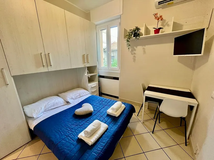 La Perla • Studio apartment in the Prada Foundation area - Image 1
