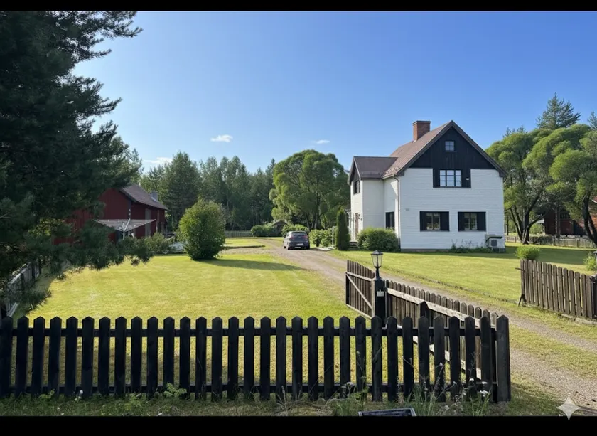 Close to the forest and mountains all year round - Image 1