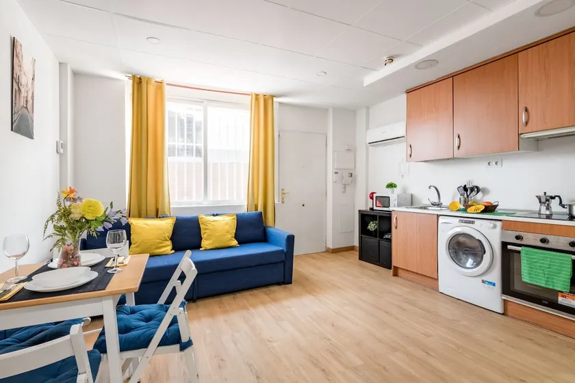 Apartment | Parking | Airport | Ifema | Sleeps 4 - Image 1