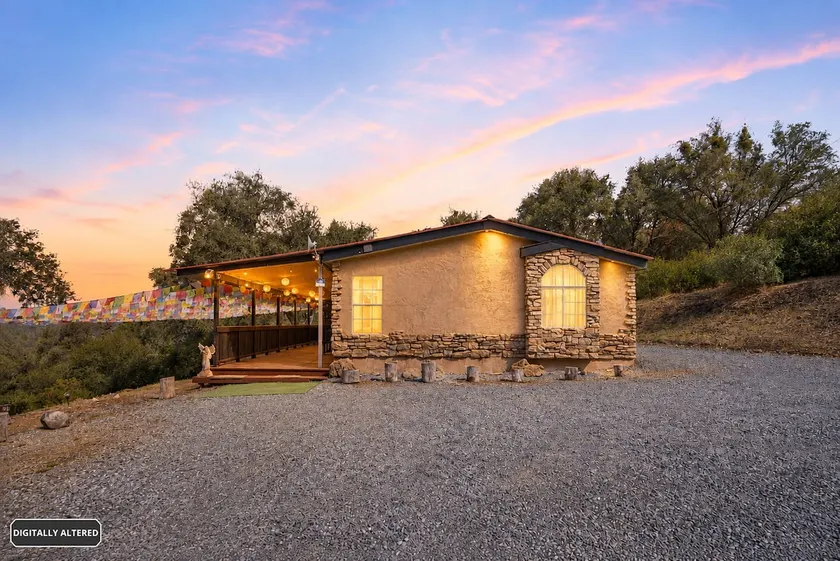Cozy Cabin on 10 acres - Image 1
