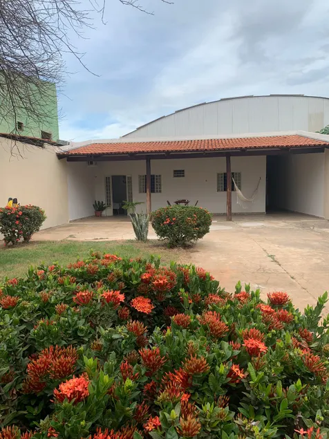 Garden house next to BR-242 - Image 1