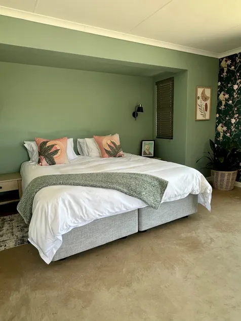 Stylish Cottage on secure estate - Image 1