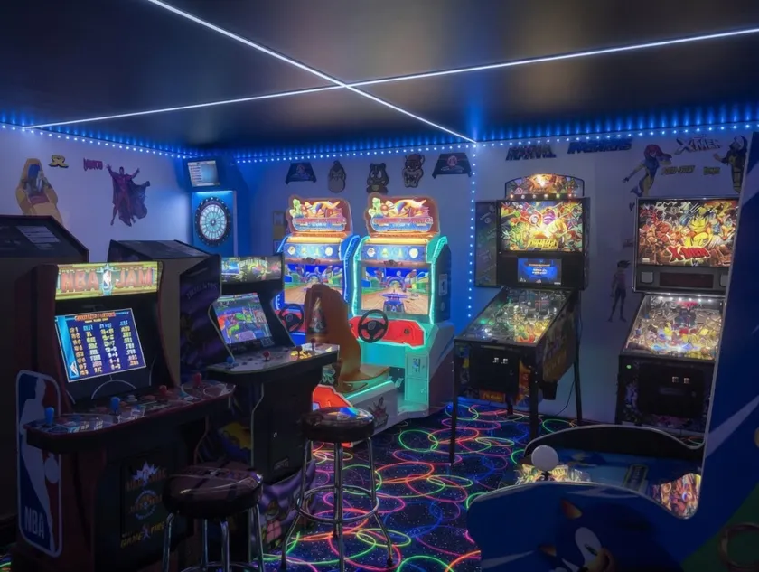 Oak Park Charm: Arcade Fun, 15 Min to Downtown Chi - Image 1