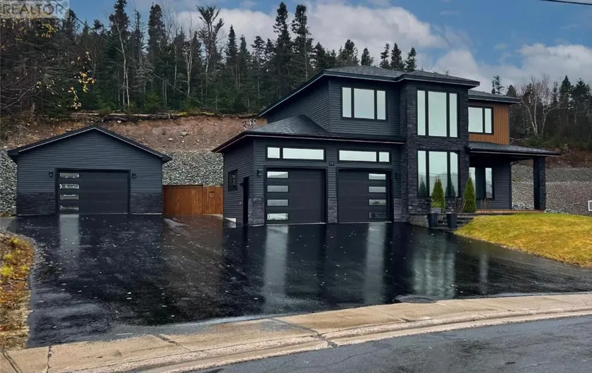 Clarenville oasis - Image 1