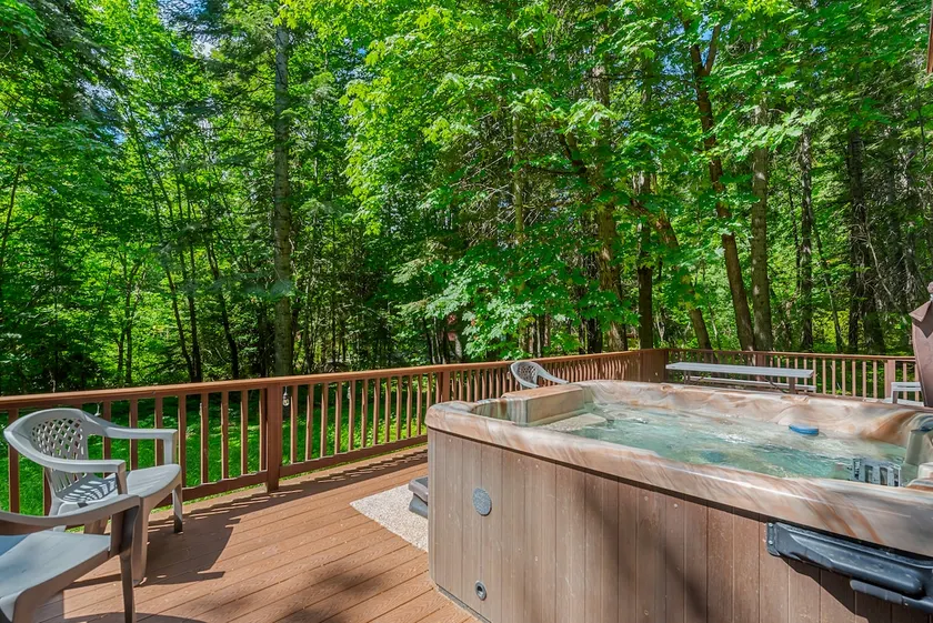 4BR Cabin + Hot Tub near Lake Wenatchee - Image 1