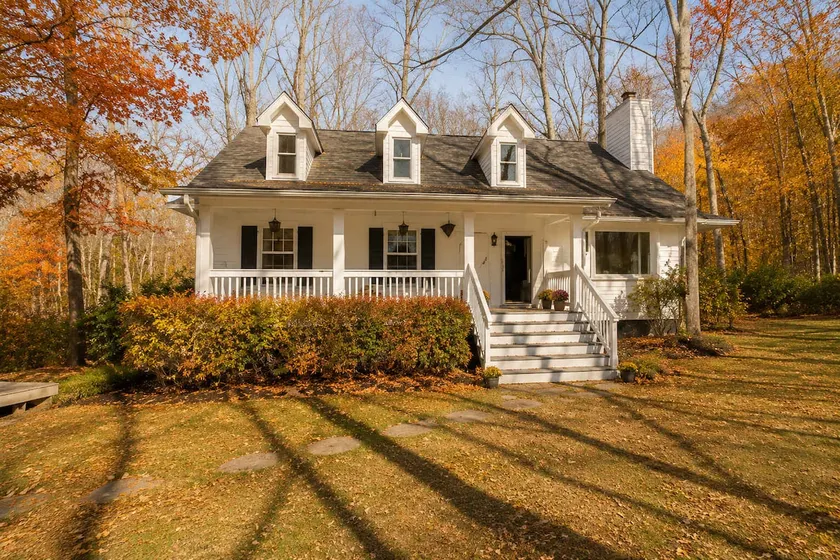 Woodland Retreat - Modern Comfort Near Nashville - Image 1