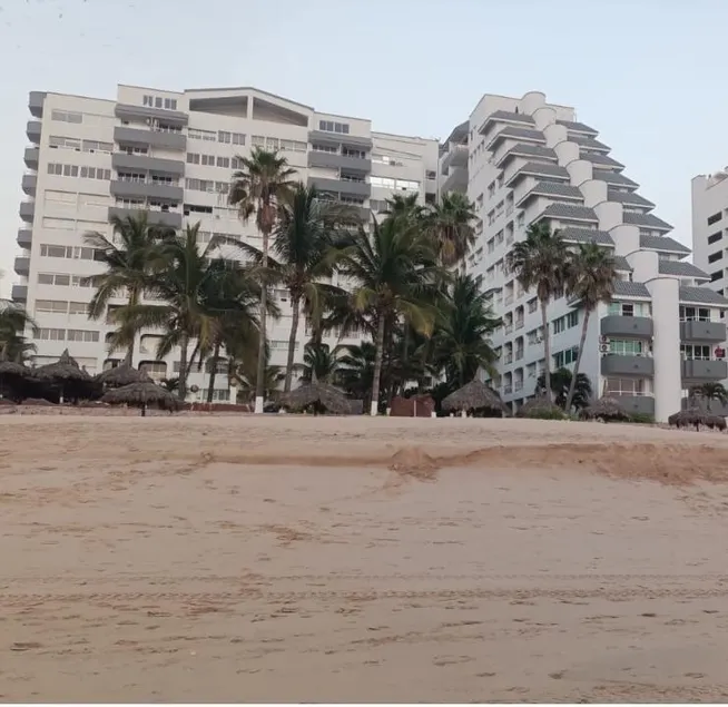 Beachfront Apartment - Image 1