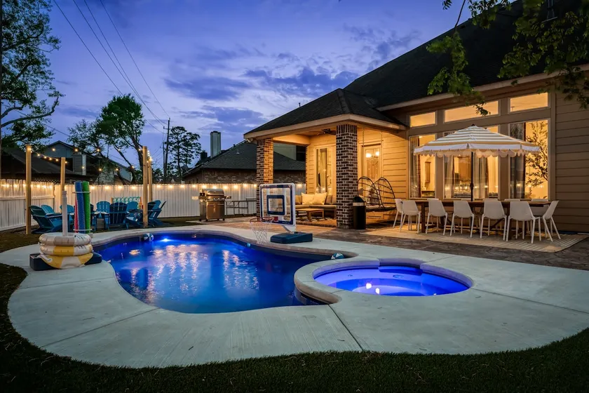 Heated Pool | Sleeps 15 | Near Houston - Image 1