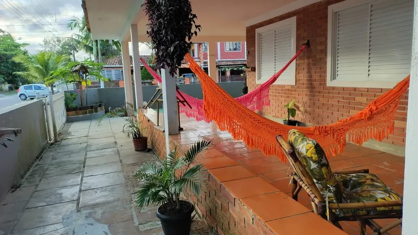 House two blocks from the beach for the whole family! - Image 1