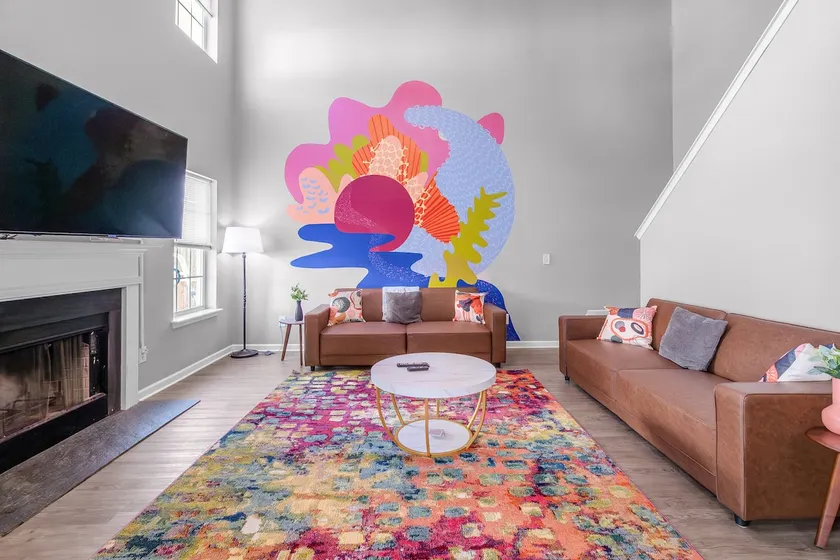 Charlotte NC Stay | King Bed, Hot Tub & Dip Pool - Image 1