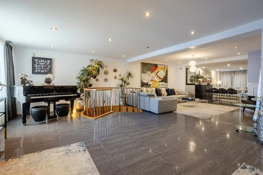 Majestic Villa in Downtown Griffintown - Image 1