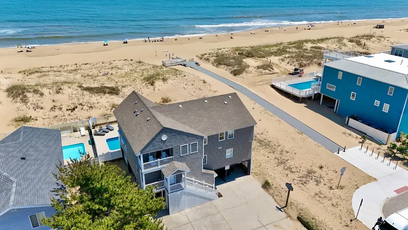 ”Sea Star” 8BR- Pool- Hottub- Oceanfront! - Image 1