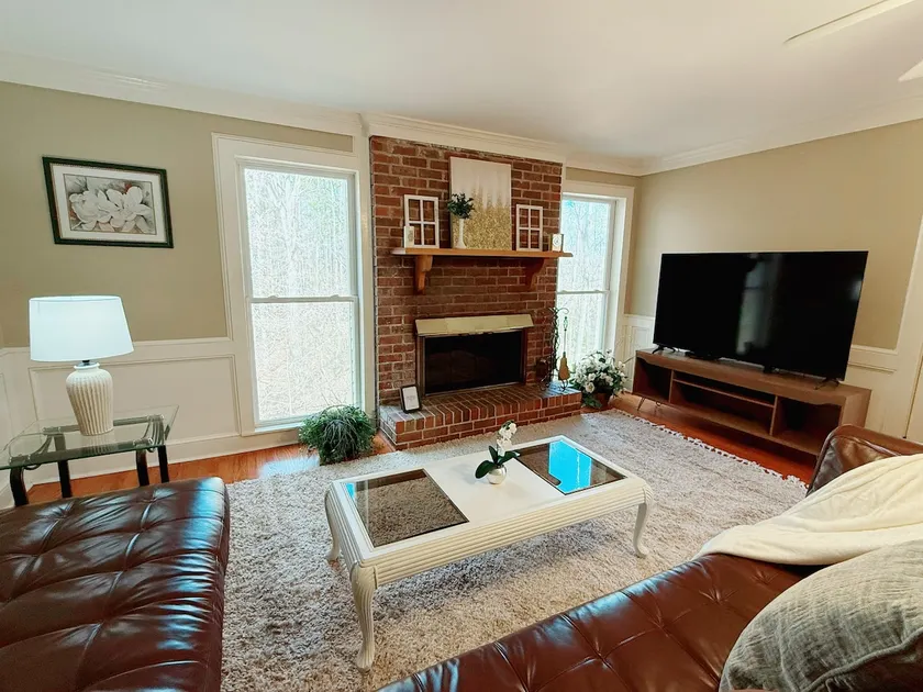 Spacious+Peaceful 4BED/2.5BATH | Disc Golf |Gazebo - Image 1