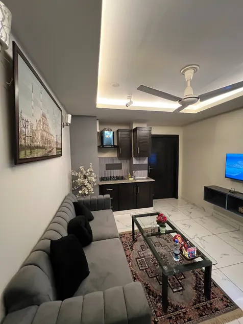 The Cozy Grey - 1BR Modern Apt | Self Checkin - Image 1